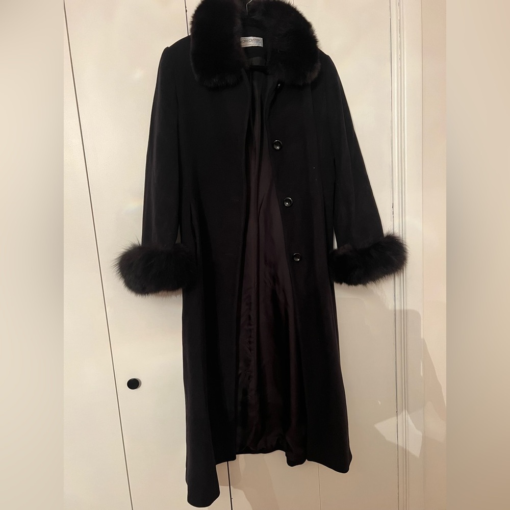 Elegant Black Fur-Trimmed Pea Coat